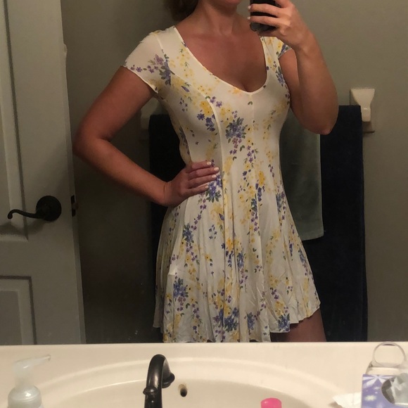 Forever 21 White Floral Dress - Picture 4 of 5